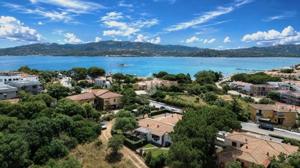 appartamento in vendita ad Arzachena in zona Cannigione