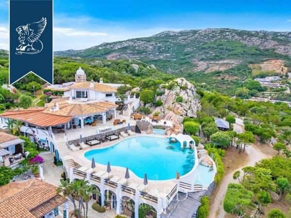 villa in vendita ad Arzachena in zona Porto Cervo