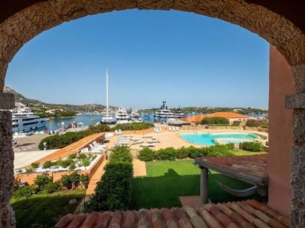 appartamento in vendita ad Arzachena in zona Porto Cervo