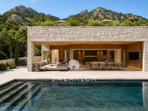 casa indipendente in vendita ad Arzachena in zona Pantogia