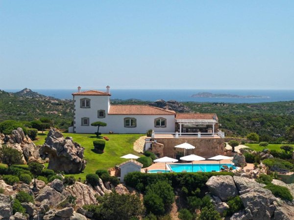 villa in vendita ad Arzachena