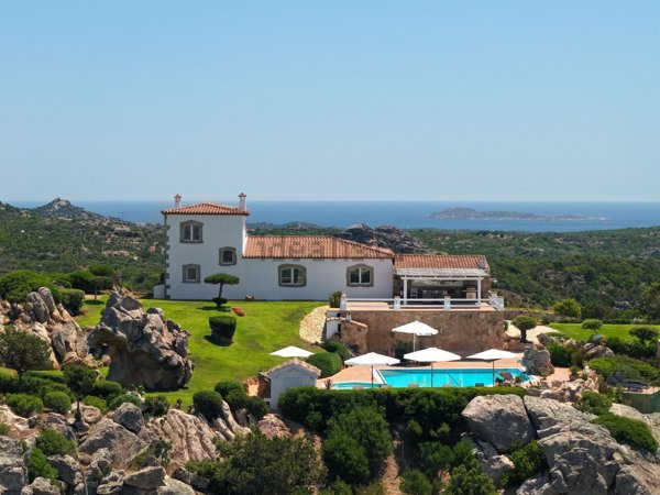 casa indipendente in vendita ad Arzachena