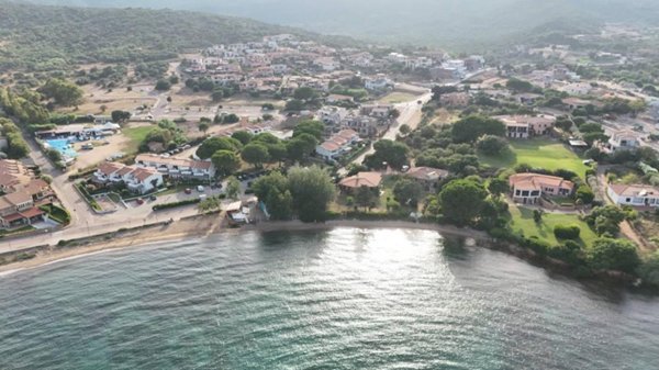 casa indipendente in vendita ad Arzachena in zona Cannigione