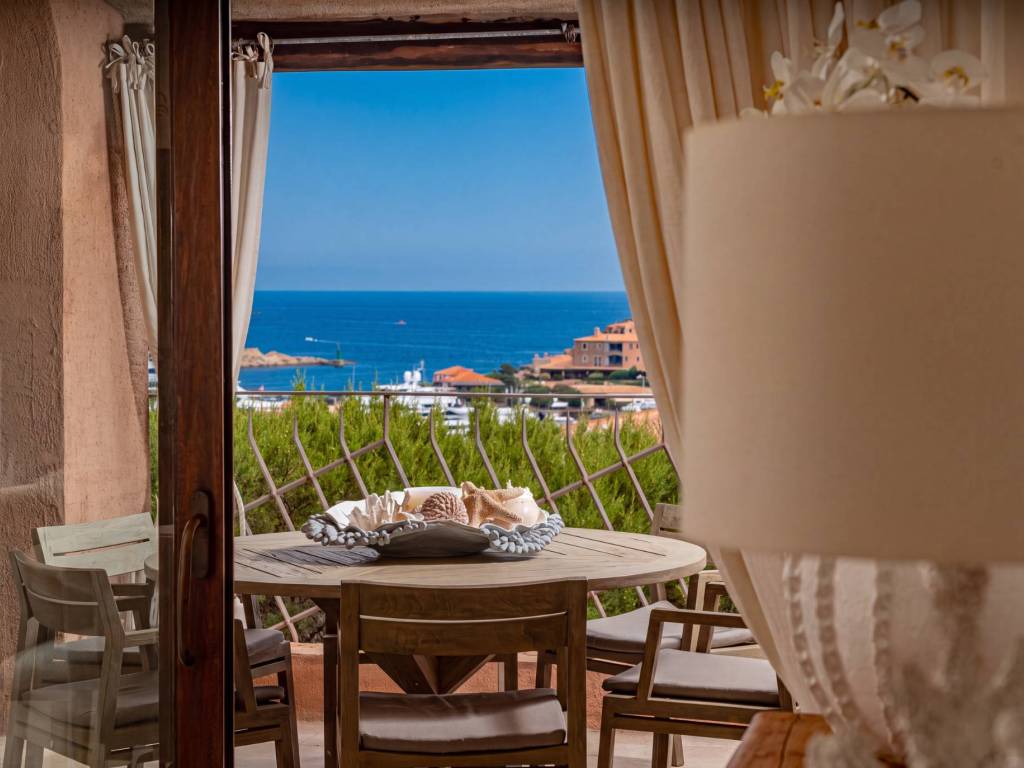 appartamento in vendita ad Arzachena in zona Porto Cervo