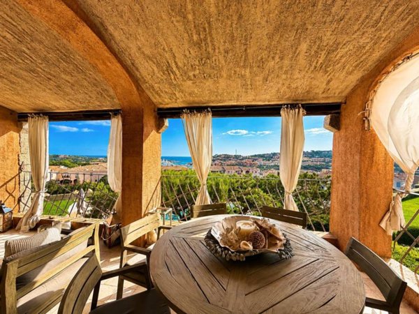 appartamento in vendita ad Arzachena in zona Porto Cervo