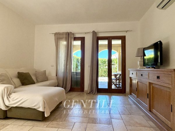 appartamento in vendita ad Arzachena in zona Baja Sardinia