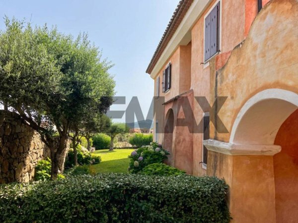 appartamento in vendita ad Arzachena in zona Cannigione