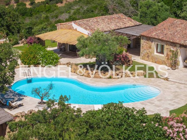 casa indipendente in vendita ad Arzachena