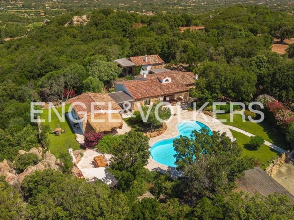 casa indipendente in vendita ad Arzachena