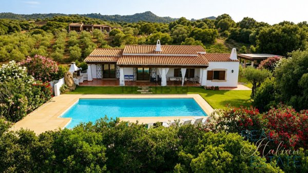 casa indipendente in vendita ad Arzachena