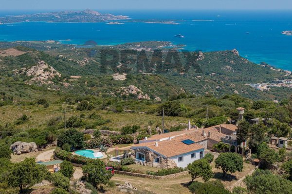 casa indipendente in vendita ad Arzachena