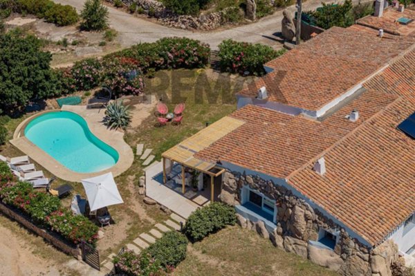 casa indipendente in vendita ad Arzachena