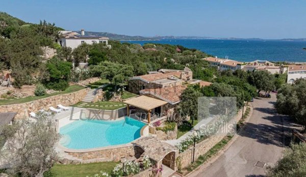 villa in vendita ad Arzachena