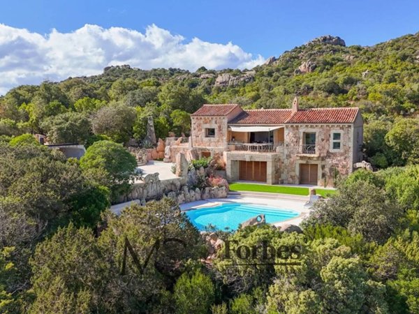casa indipendente in vendita ad Arzachena