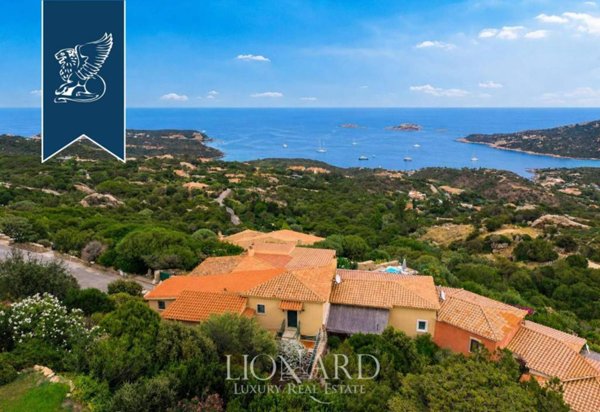 casa indipendente in vendita ad Arzachena in zona Porto Cervo