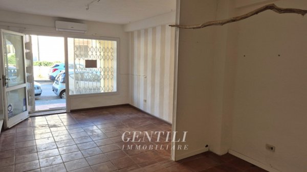 locale commerciale in vendita ad Arzachena in zona Cannigione