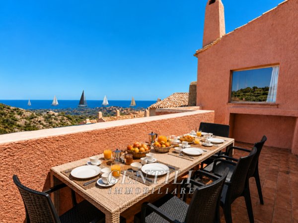 appartamento in vendita ad Arzachena in zona Baja Sardinia
