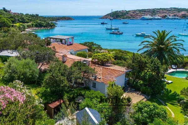 casa indipendente in vendita ad Arzachena in zona Porto Cervo