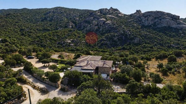 casa indipendente in vendita ad Arzachena