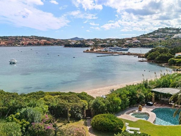 casa indipendente in vendita ad Arzachena in zona Porto Cervo