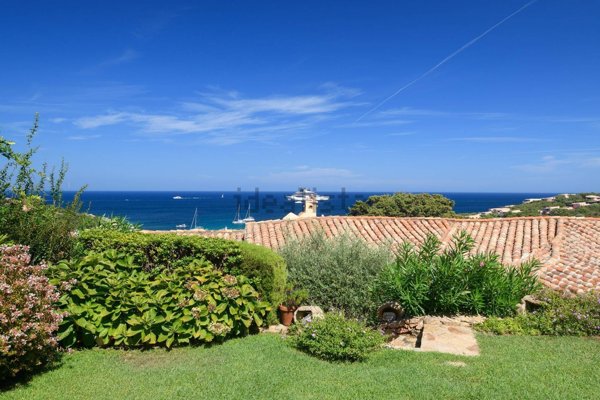 appartamento in vendita ad Arzachena in zona Porto Cervo