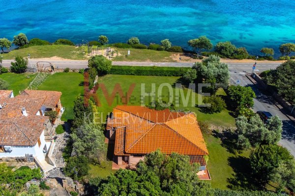 casa indipendente in vendita ad Arzachena in zona Cannigione