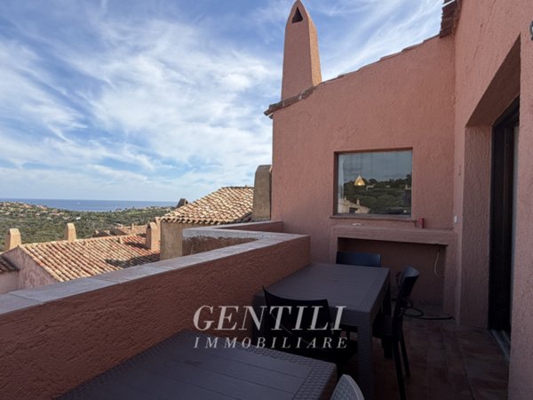 appartamento in vendita ad Arzachena in zona Baja Sardinia