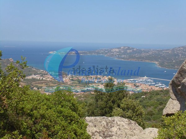 terreno in vendita ad Arzachena in zona Cannigione