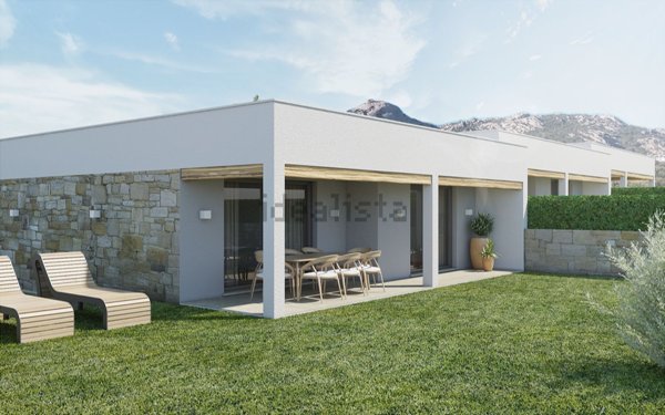 casa indipendente in vendita ad Arzachena in zona Abbiadori