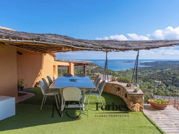 casa indipendente in vendita ad Arzachena in zona Golfo Pevero