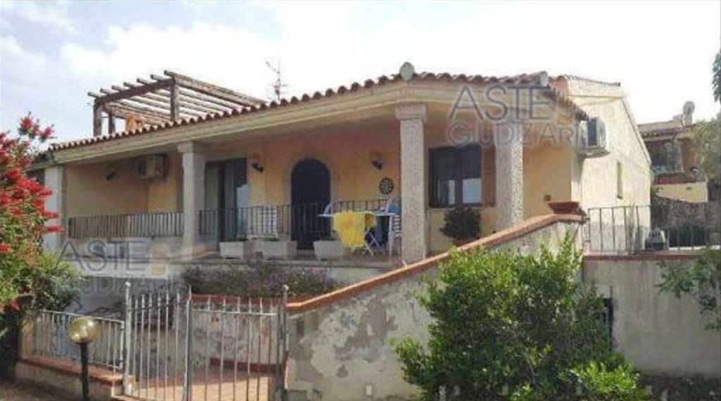 appartamento in vendita ad Arzachena in zona Cannigione