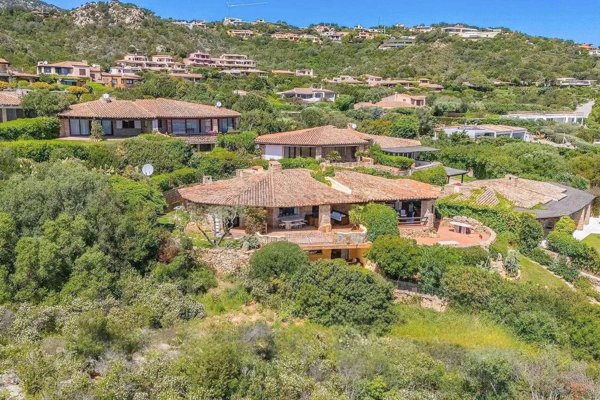 casa indipendente in vendita ad Arzachena in zona Porto Cervo