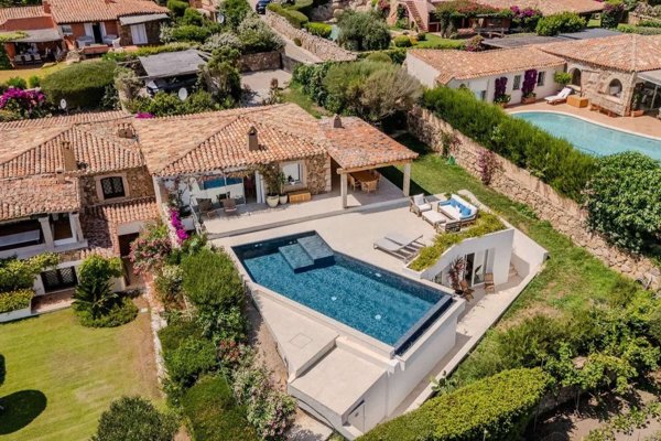 casa indipendente in vendita ad Arzachena in zona Porto Cervo