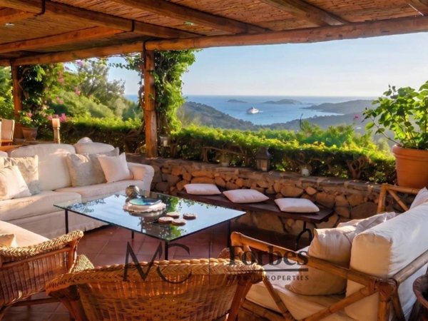 casa indipendente in vendita ad Arzachena in zona Pantogia