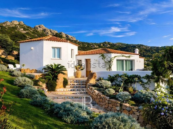 casa indipendente in vendita ad Arzachena in zona Porto Cervo