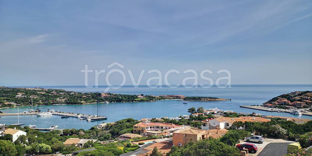 appartamento in vendita ad Arzachena