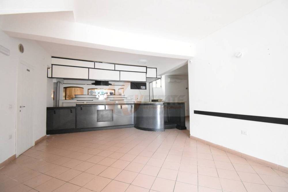 locale commerciale in vendita a Banari