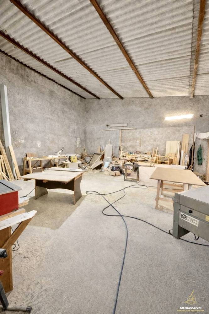 locale commerciale in vendita a Banari