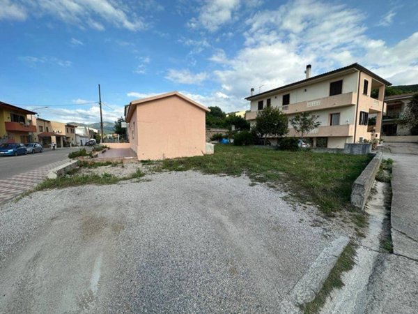 locale commerciale in vendita a Bulzi