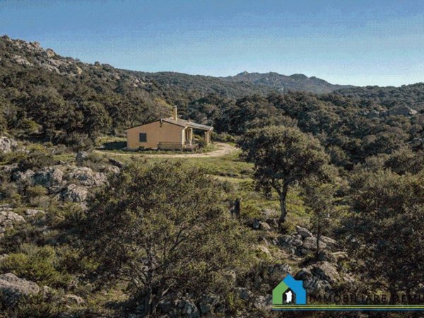 casa indipendente in vendita a Calangianus