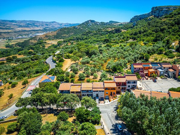 casa indipendente in vendita a Cargeghe