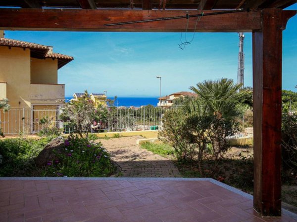 appartamento in vendita a Castelsardo in zona Lu Bagnu