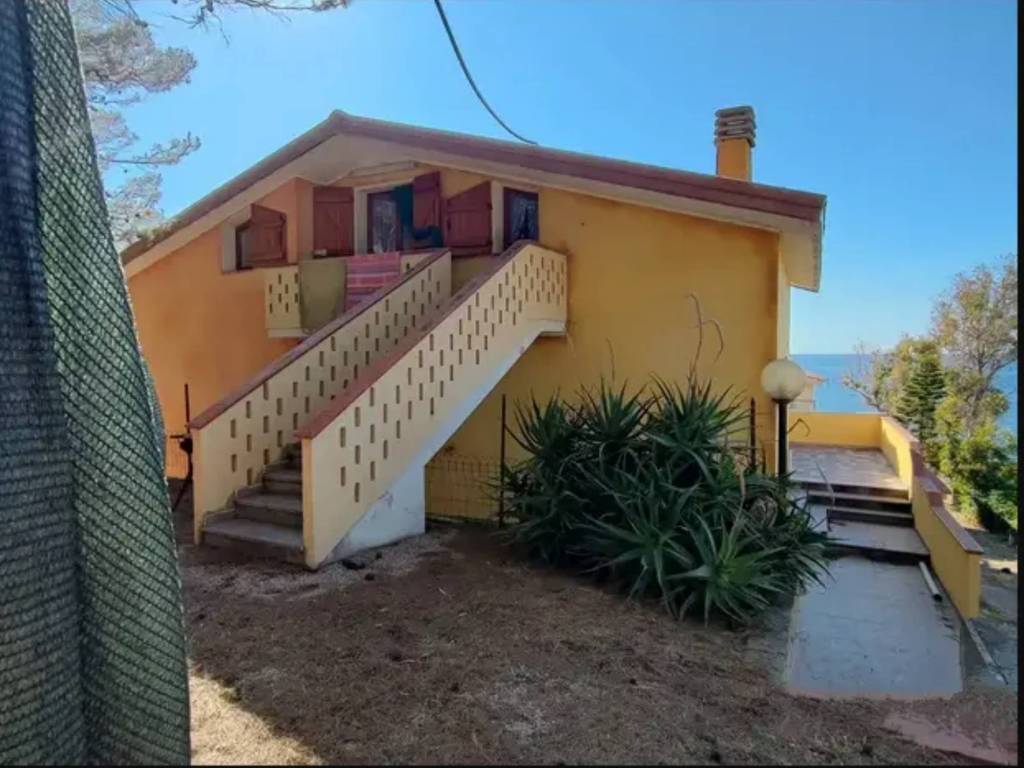 appartamento in vendita a Castelsardo in zona Lu Bagnu