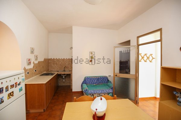 intera palazzina in vendita a Castelsardo in zona Lu Bagnu