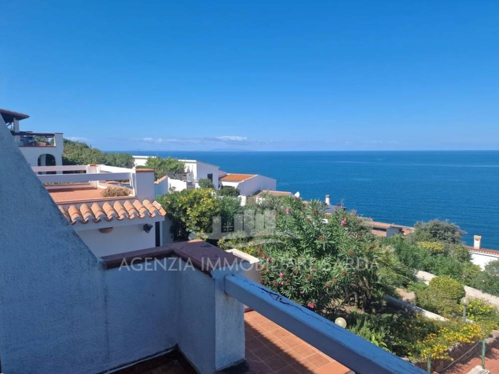 casa indipendente in vendita a Castelsardo in zona Lu Bagnu
