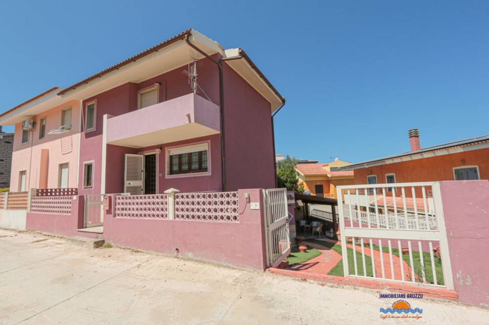 casa indipendente in vendita a Castelsardo in zona Lu Bagnu