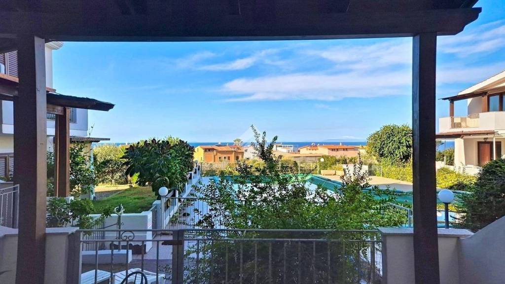 appartamento in vendita a Castelsardo in zona Lu Bagnu