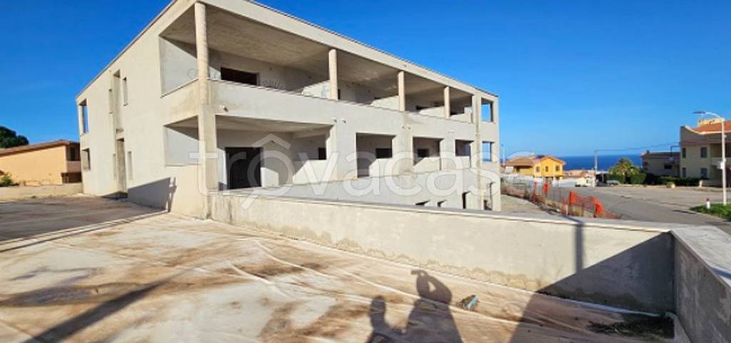 negozio in vendita a Castelsardo in zona Lu Bagnu