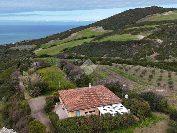 casa indipendente in vendita a Castelsardo in zona Lu Bagnu