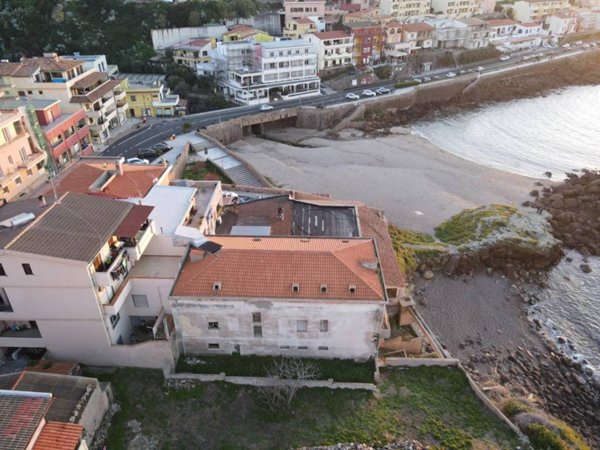 intera palazzina in vendita a Castelsardo